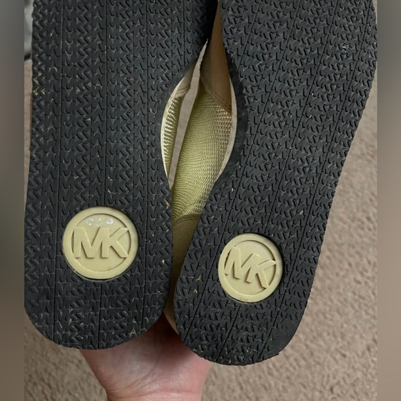 Authentic Women's MICHAEL KORS Lace up Sneakers - Picture 6 of 8